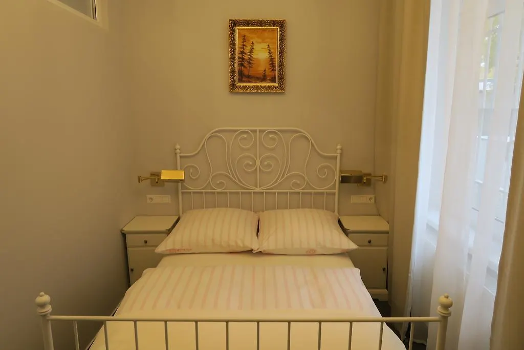 Konukevi Hotel Pension Schafer Berlin Almanya