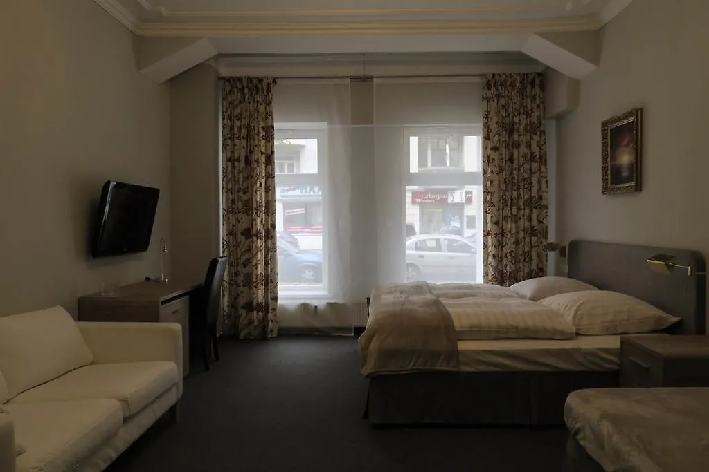 Konukevi Hotel Pension Schafer Berlin