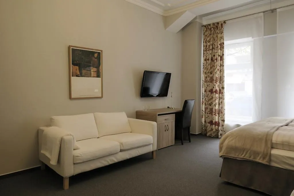 Konukevi Hotel Pension Schafer Berlin