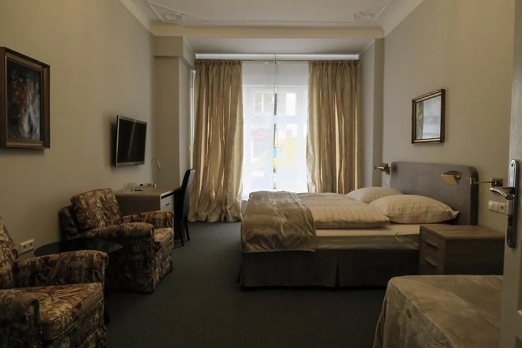 Hotel Pension Schafer Berlin Konukevi
