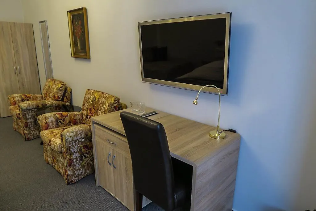 Hotel Pension Schafer Berlin Konukevi