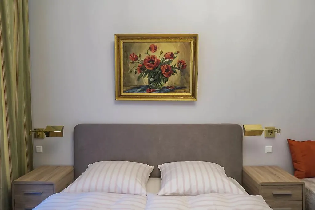 Konukevi Hotel Pension Schafer Berlin