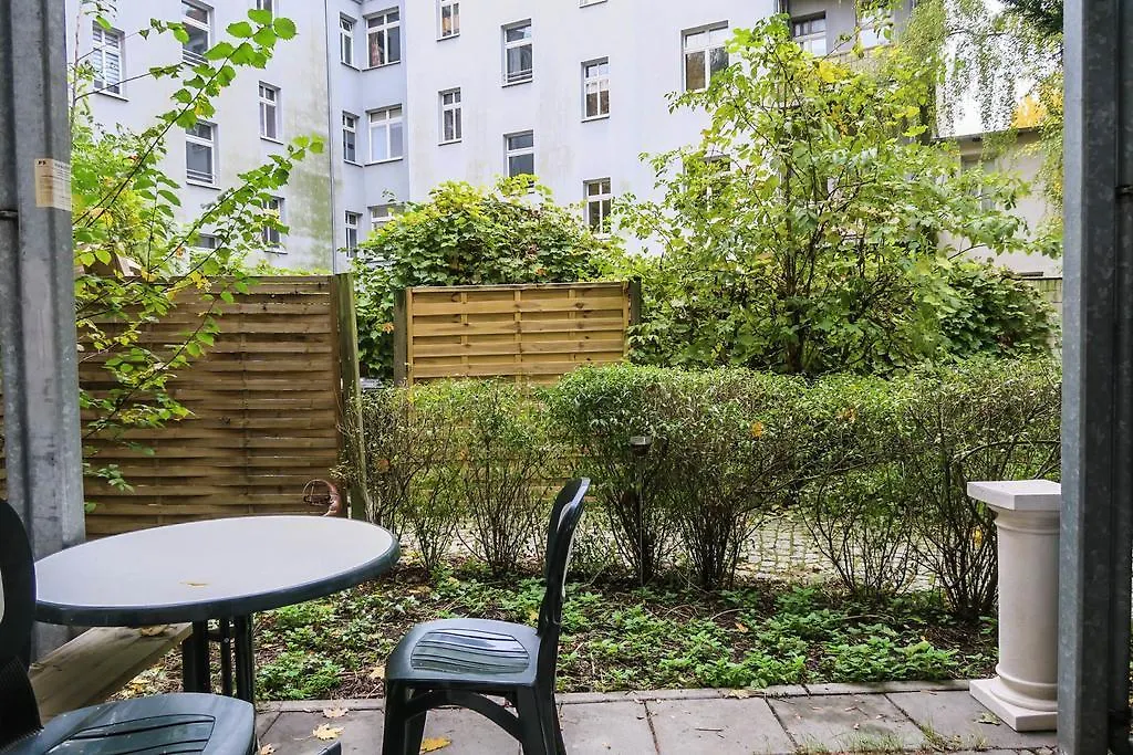 Hotel Pension Schafer Berlin Konukevi