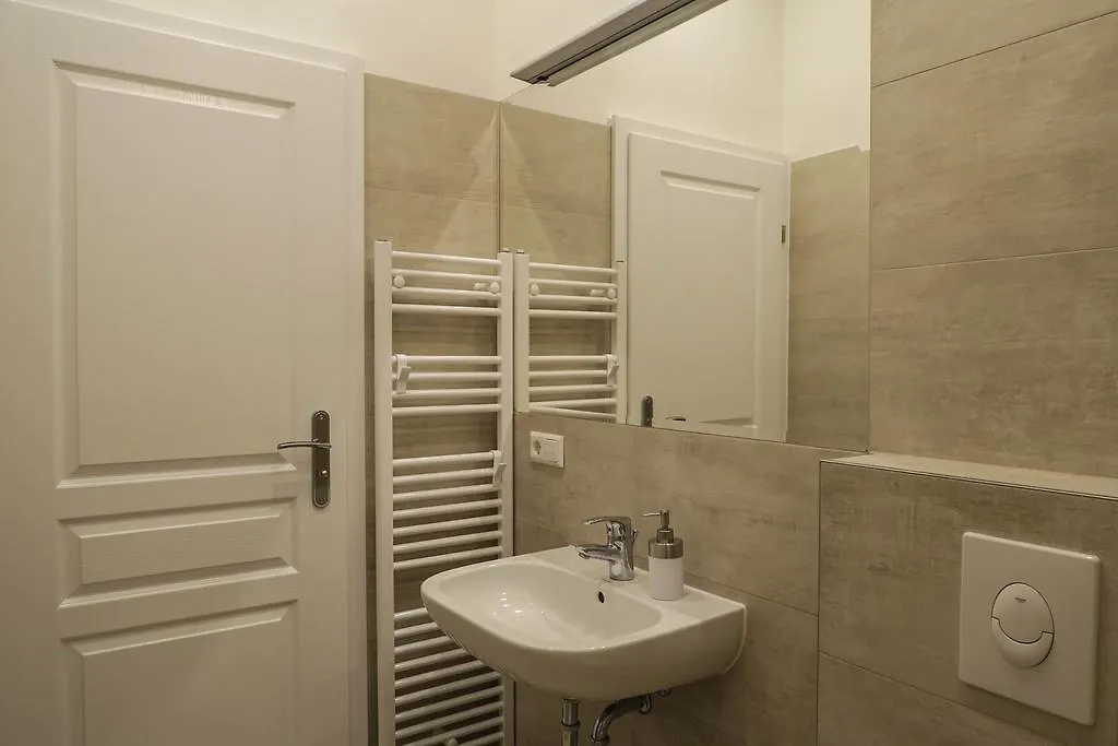 Konukevi Hotel Pension Schafer Berlin